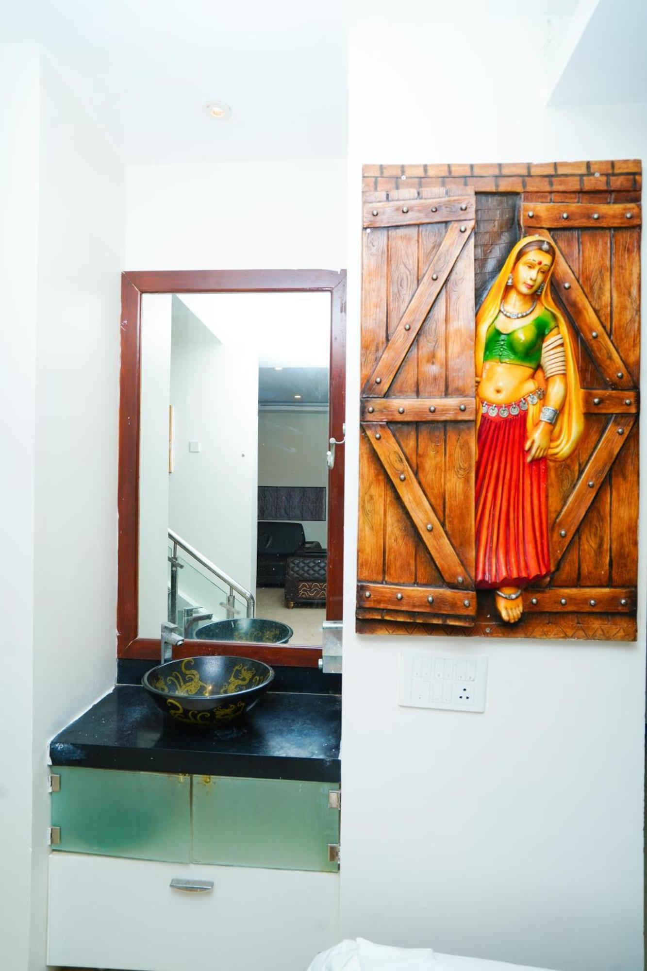 Golden Villa - Duplex House With Private Theater - Near To Alipiri And Bhudevi Ttd Ticket Counter And Kapilateertham Tirupati Exterior photo