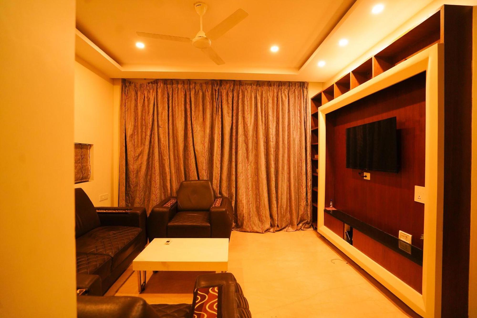 Golden Villa - Duplex House With Private Theater - Near To Alipiri And Bhudevi Ttd Ticket Counter And Kapilateertham Tirupati Exterior photo